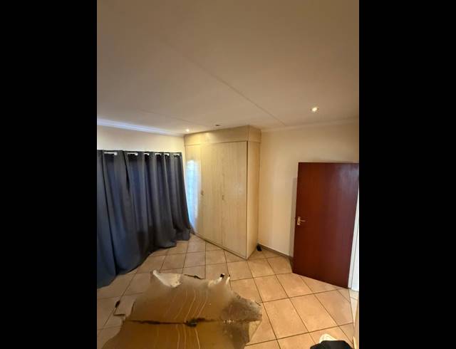 2 BEDROOM SECTIONAL TITLE RENTED IN SONNEVELD